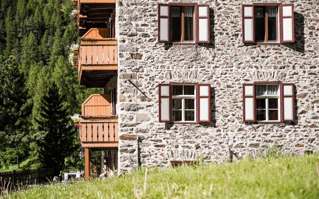 Glacier Rock Guesthouse Solda Exterior photo